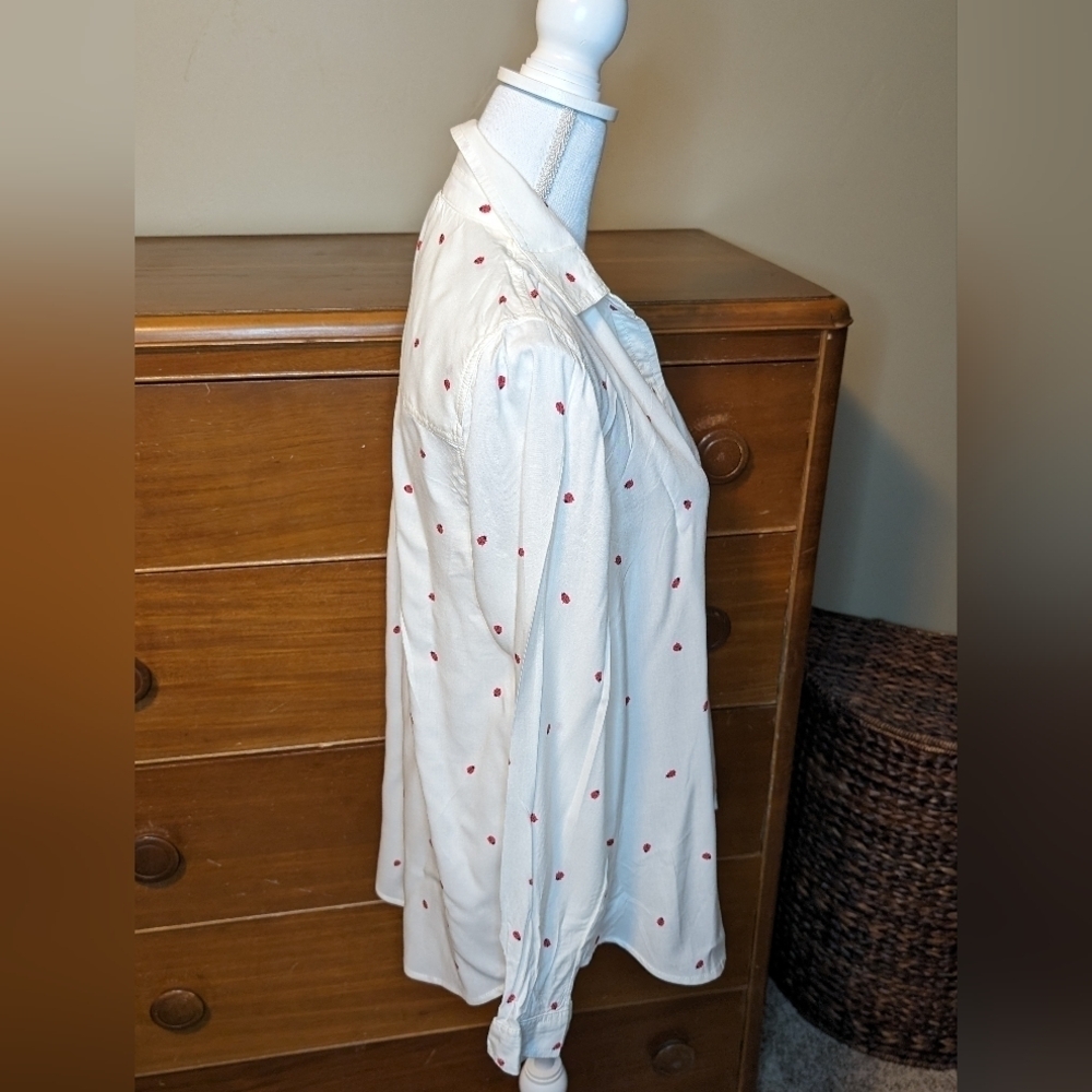 BeachLunchLounge White with Ladybugs Boyfriend Button Down Long Sleeve Shirt M - Picture 7 of 16